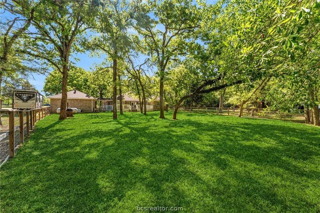 2525 Peach Creek Road, College Station, TX 77845