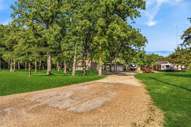 2525 Peach Creek Road, College Station, TX 77845