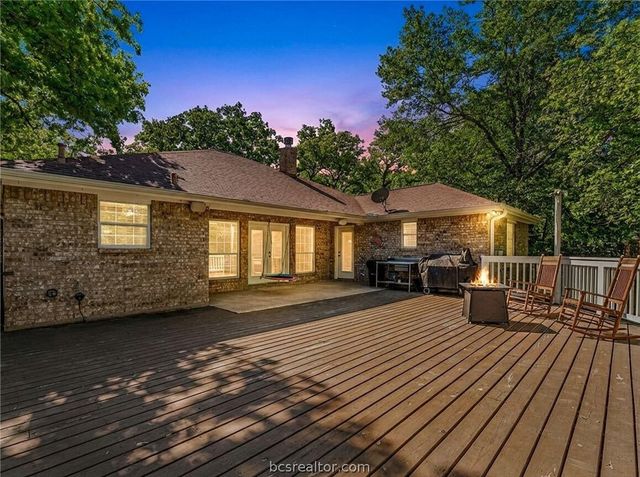 2525 Peach Creek Road, College Station, TX 77845