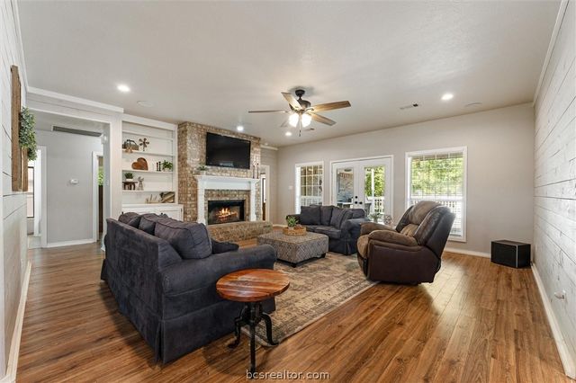 2525 Peach Creek Road, College Station, TX 77845