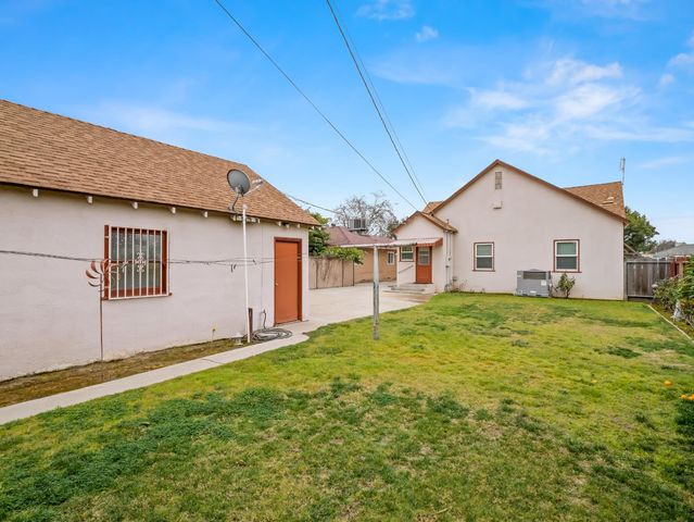 3533 E Alta Avenue, Fresno, CA 93702