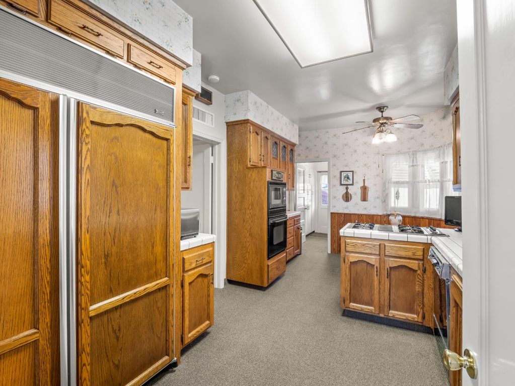 Image 11 of property listing at 3533 E Alta Avenue, Fresno, CA 93702