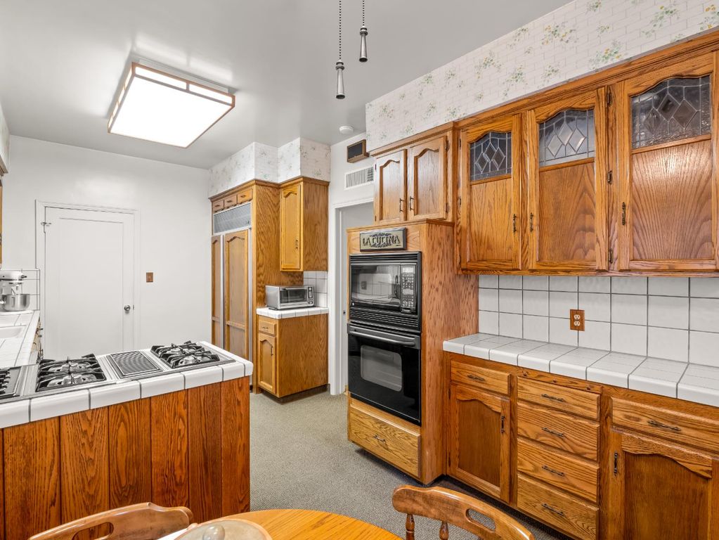 Image 15 of property listing at 3533 E Alta Avenue, Fresno, CA 93702