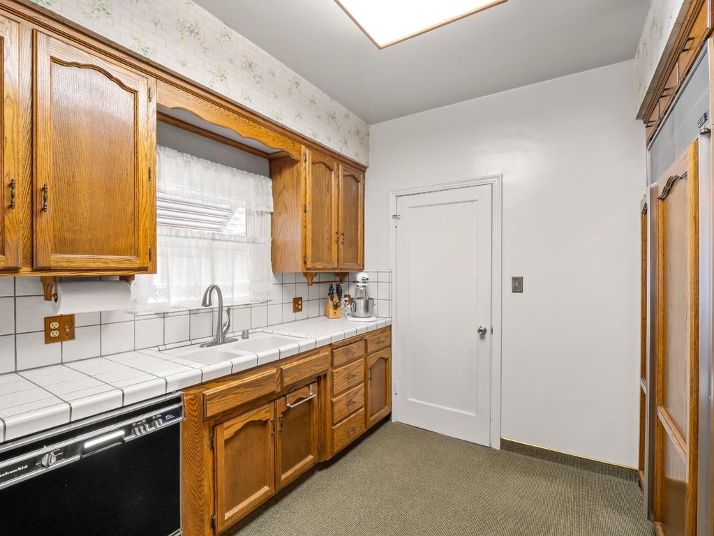 Image 16 of property listing at 3533 E Alta Avenue, Fresno, CA 93702