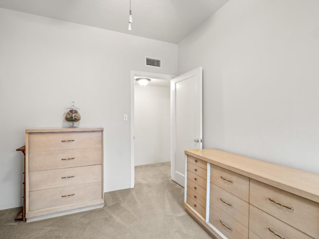 Image 21 of property listing at 3533 E Alta Avenue, Fresno, CA 93702