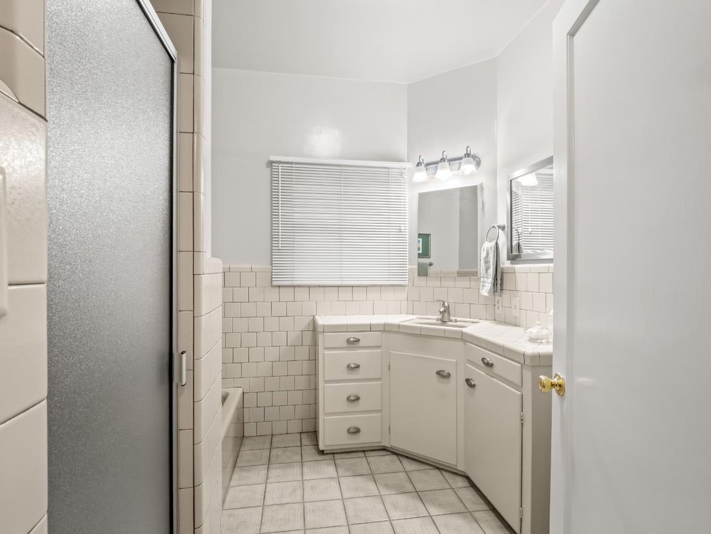 Image 24 of property listing at 3533 E Alta Avenue, Fresno, CA 93702