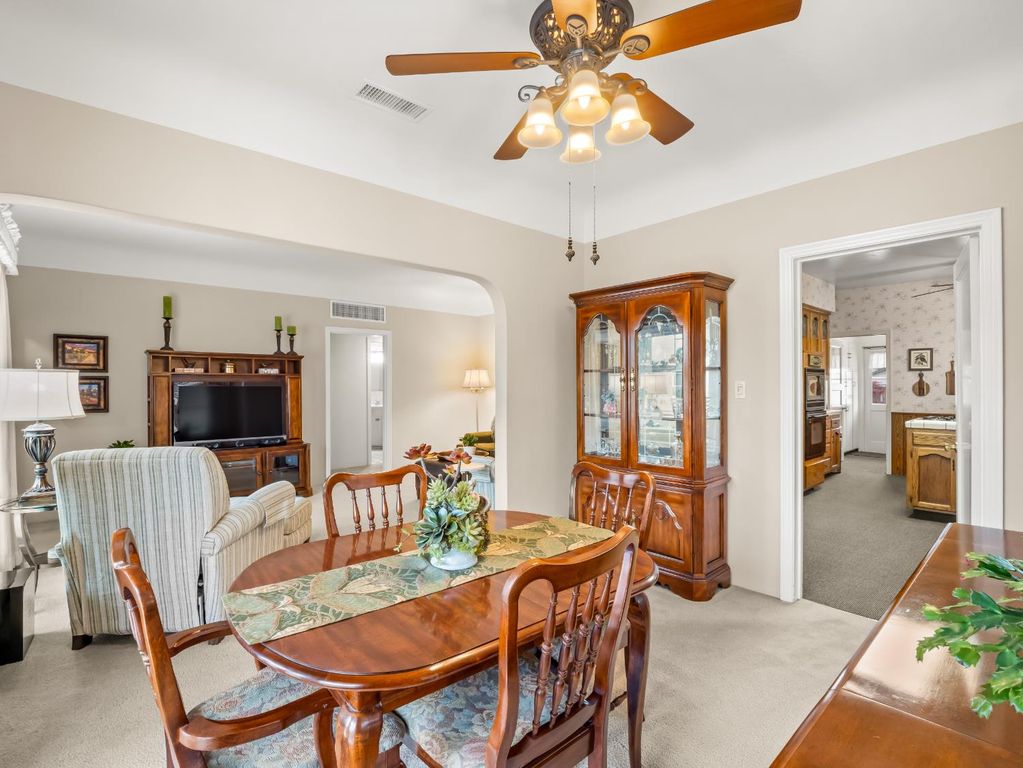 Image 5 of property listing at 3533 E Alta Avenue, Fresno, CA 93702