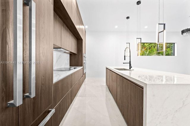 1122 NE 10th Ave, Fort Lauderdale, FL 33304