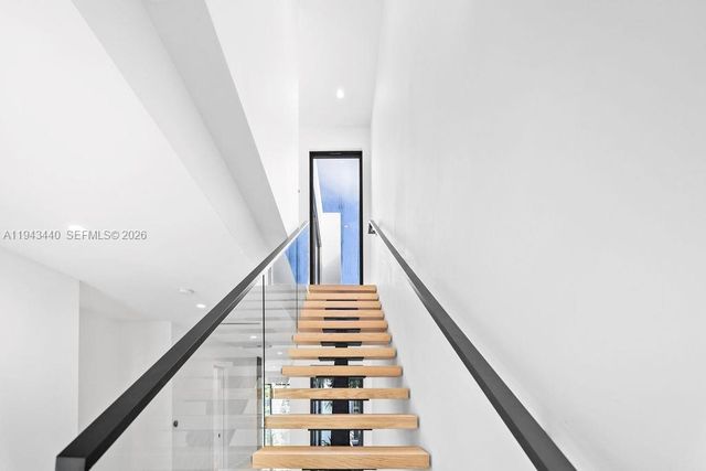 1122 NE 10th Ave, Fort Lauderdale, FL 33304