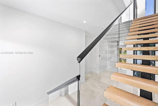 1122 NE 10th Ave, Fort Lauderdale, FL 33304