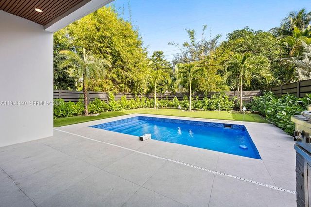 1122 NE 10th Ave, Fort Lauderdale, FL 33304