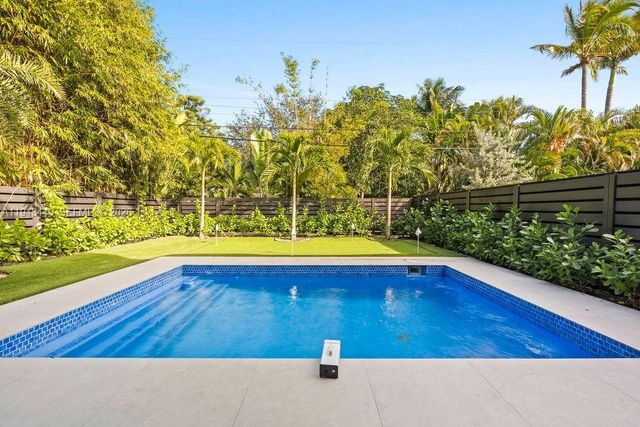 1122 NE 10th Ave, Fort Lauderdale, FL 33304