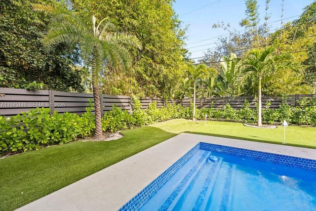 1122 NE 10th Ave, Fort Lauderdale, FL 33304