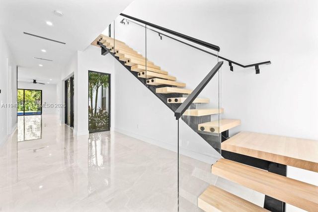 1122 NE 10th Ave, Fort Lauderdale, FL 33304