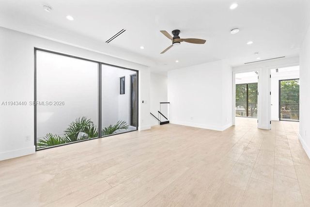 1122 NE 10th Ave, Fort Lauderdale, FL 33304