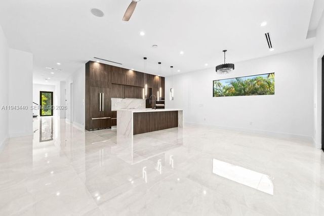 1122 NE 10th Ave, Fort Lauderdale, FL 33304