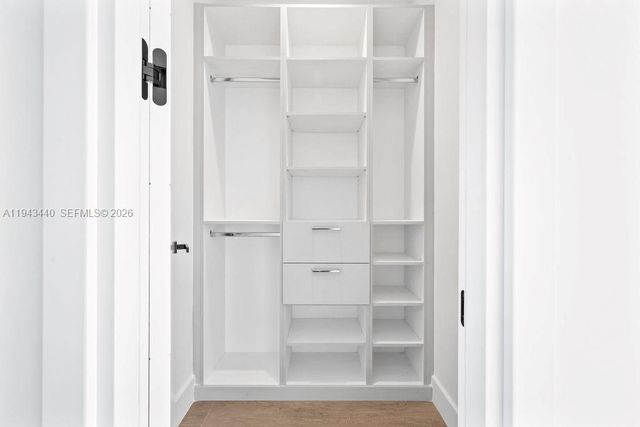 1122 NE 10th Ave, Fort Lauderdale, FL 33304