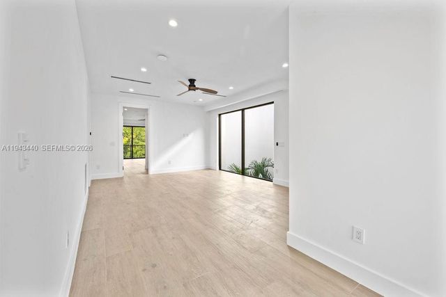 1122 NE 10th Ave, Fort Lauderdale, FL 33304