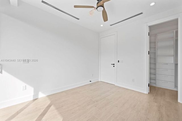 1122 NE 10th Ave, Fort Lauderdale, FL 33304