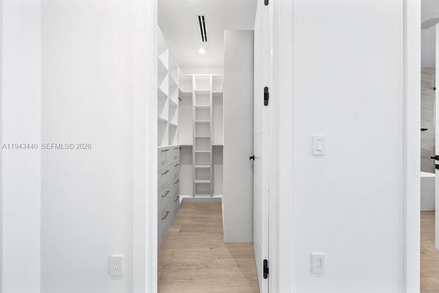 1122 NE 10th Ave, Fort Lauderdale, FL 33304