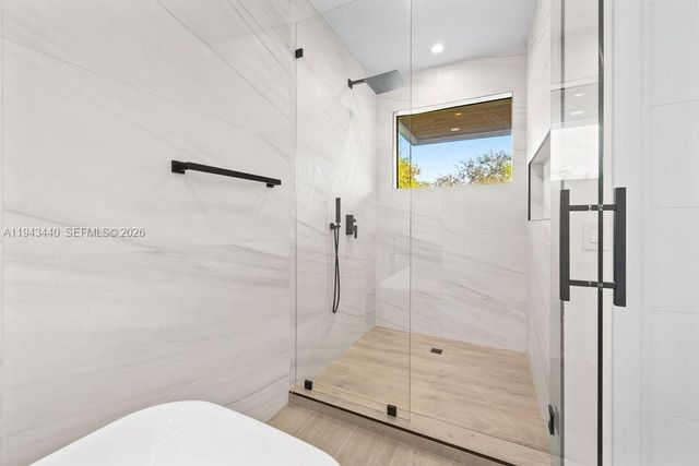 1122 NE 10th Ave, Fort Lauderdale, FL 33304