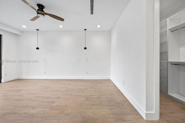 1122 NE 10th Ave, Fort Lauderdale, FL 33304