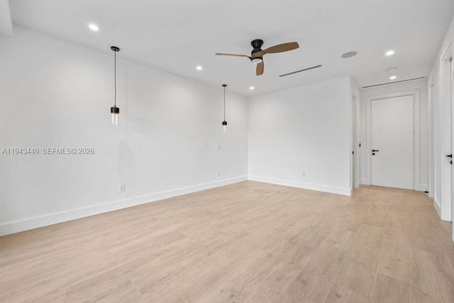 1122 NE 10th Ave, Fort Lauderdale, FL 33304