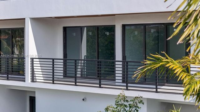 1122 NE 10th Ave, Fort Lauderdale, FL 33304