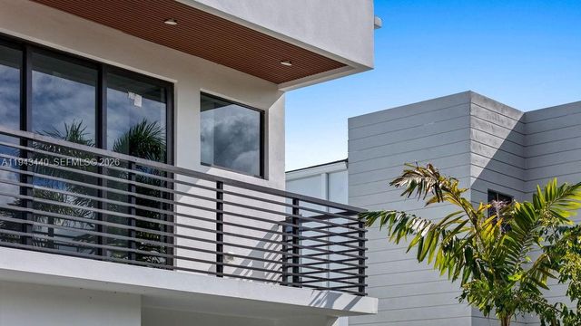 1122 NE 10th Ave, Fort Lauderdale, FL 33304