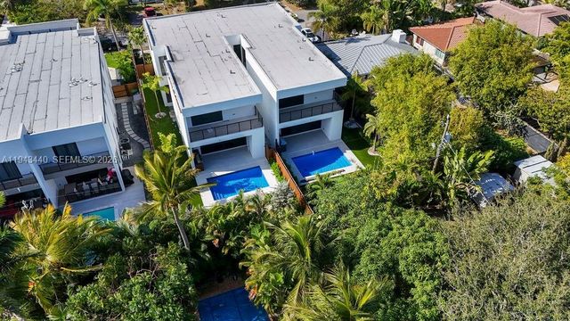 1122 NE 10th Ave, Fort Lauderdale, FL 33304