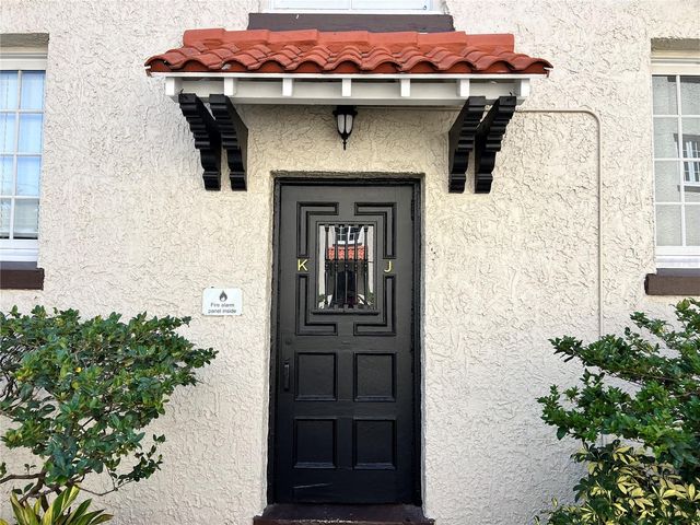 2117 W DEKLE AVENUE J3, Tampa, FL 33606