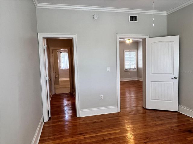 2117 W DEKLE AVENUE J3, Tampa, FL 33606