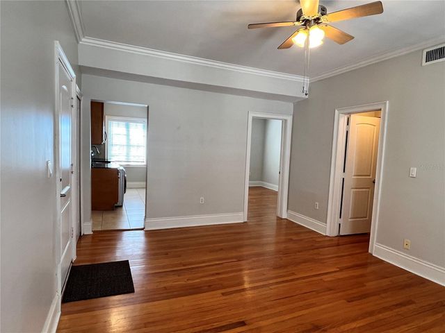2117 W DEKLE AVENUE J3, Tampa, FL 33606