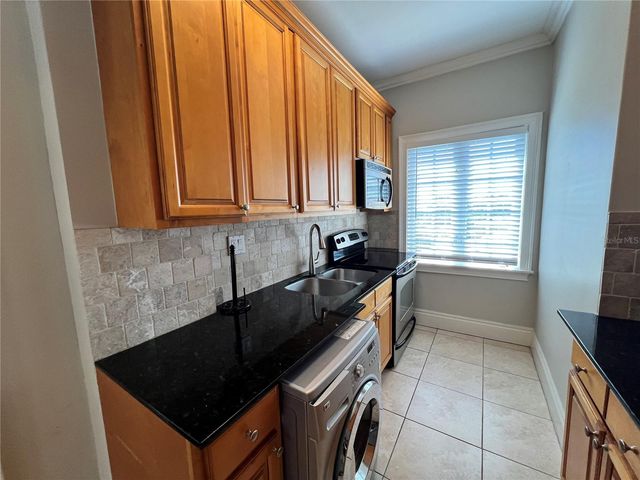 2117 W DEKLE AVENUE J3, Tampa, FL 33606