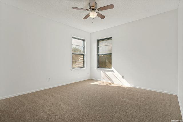 207 BALBOA DR, Universal City, TX 78148
