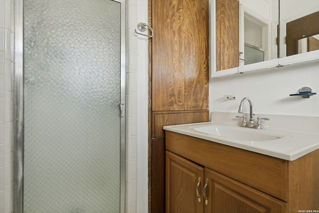 207 BALBOA DR, Universal City, TX 78148