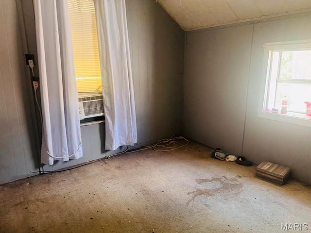 7127 Virginia Avenue, St Louis, MO 63111