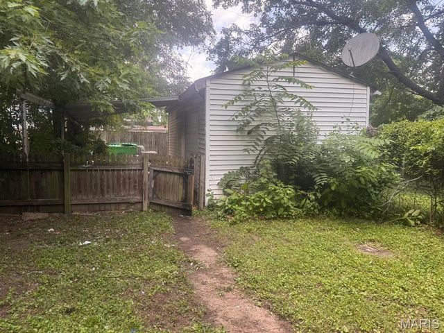 7127 Virginia Avenue, St Louis, MO 63111