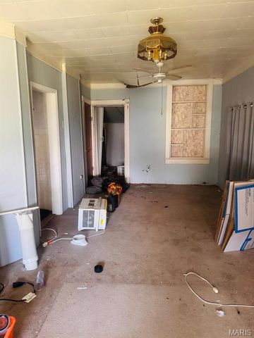 7127 Virginia Avenue, St Louis, MO 63111