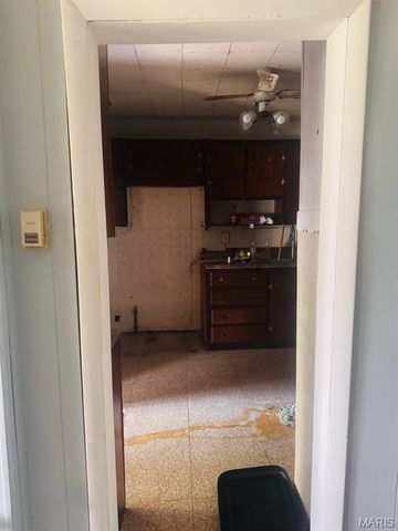 7127 Virginia Avenue, St Louis, MO 63111