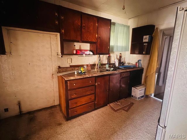 7127 Virginia Avenue, St Louis, MO 63111