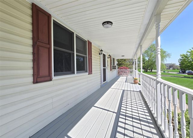 635 Farmveu Road, Mattituck, NY 11952