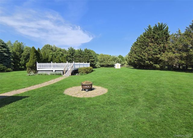 635 Farmveu Road, Mattituck, NY 11952