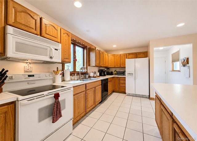 635 Farmveu Road, Mattituck, NY 11952