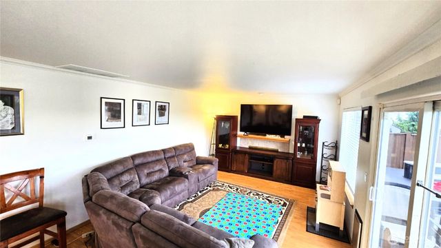 13617 68th Avenue Ct E, Puyallup, WA 98373