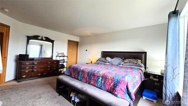 13617 68th Avenue Ct E, Puyallup, WA 98373