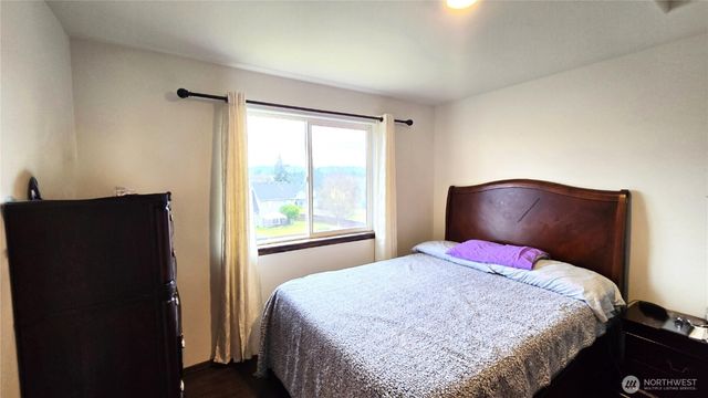 13617 68th Avenue Ct E, Puyallup, WA 98373