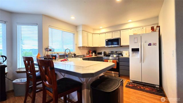 13617 68th Avenue Ct E, Puyallup, WA 98373