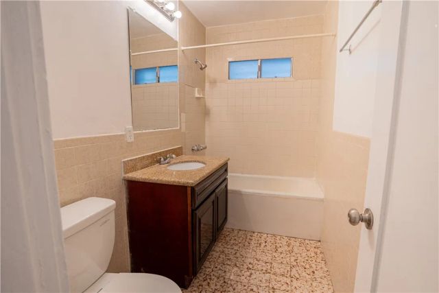 4317 Winchester, Los Angeles, CA 90032