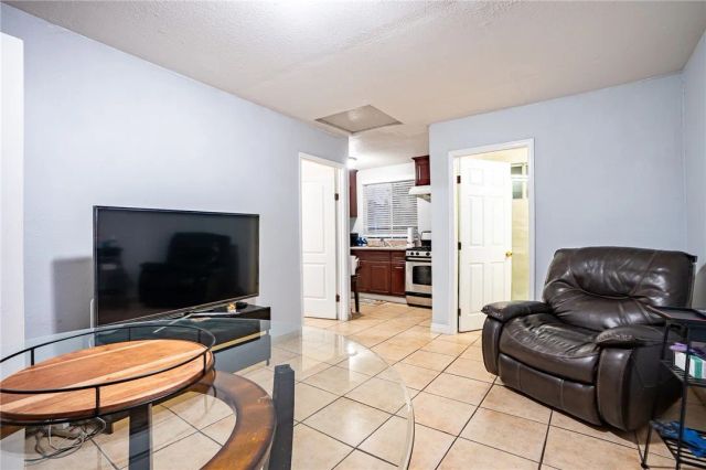 4317 Winchester, Los Angeles, CA 90032